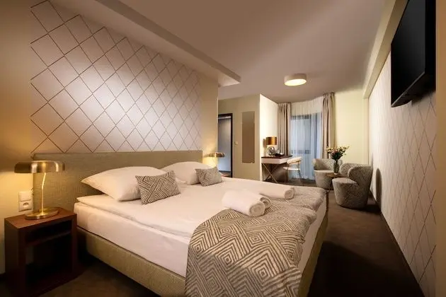 Standard Tek Büyük veya İki Ayrı Yataklı Oda, Avlu