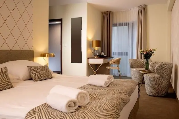 Standard Tek Büyük veya İki Ayrı Yataklı Oda, Avlu