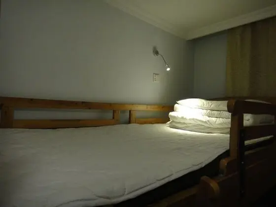 Ortak Ranzalı Oda, Ortak Banyo (3 Bunk Beds)
