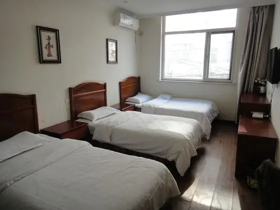 Üç Kişilik Oda