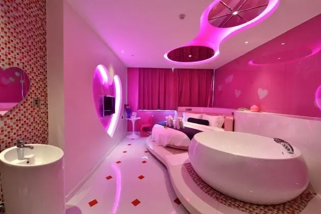 Premium Tek Büyük Yataklı Oda