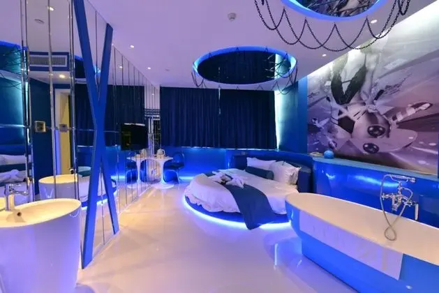 Premium Tek Büyük Yataklı Oda