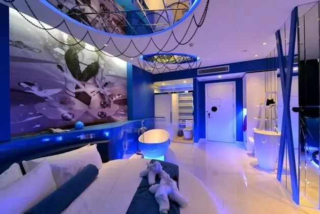 Premium Tek Büyük Yataklı Oda