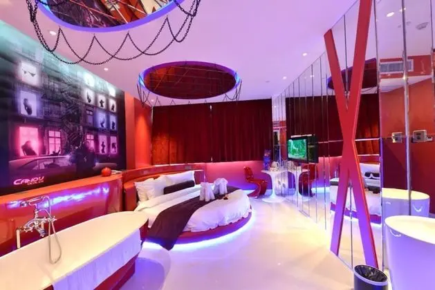 Premium Tek Büyük Yataklı Oda