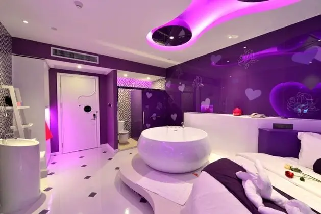 Premium Tek Büyük Yataklı Oda