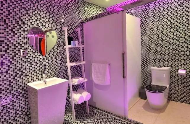 Romantic Tek Büyük Yataklı Oda