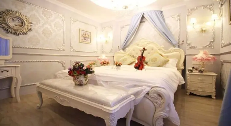 Deluxe Tek Büyük Yataklı Oda