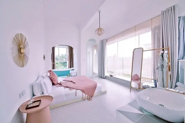 Honeymoon Tek Büyük Yataklı Oda (M)
