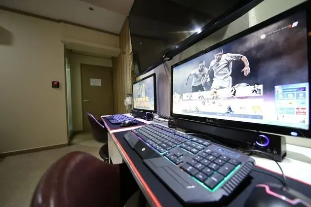 Oda (Mirror / Breakfast for 2)