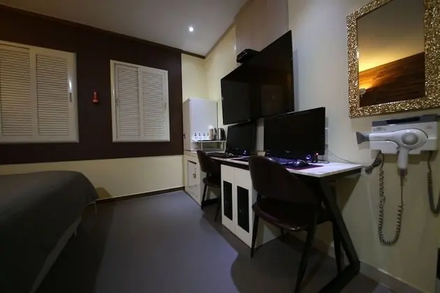 Standard Oda (Breakfast for 2)