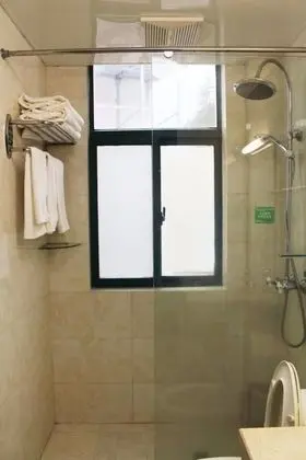 Üç Kişilik Oda