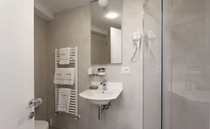 Basic Üç Kişilik Oda