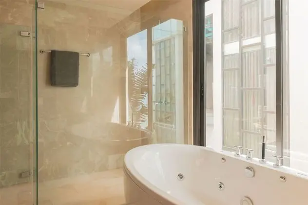 4 Bedrooms Villa with Private Pool