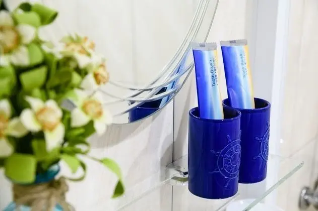 Design Dört Kişilik Oda, Banyolu/Duşlu (no daily housekeeping)