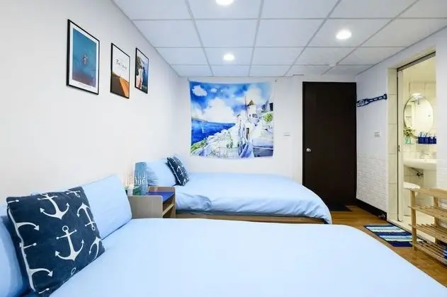 Design Dört Kişilik Oda, Banyolu/Duşlu (no daily housekeeping)