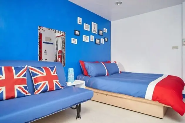 Design Tek Büyük Yataklı Oda, Banyolu/Duşlu