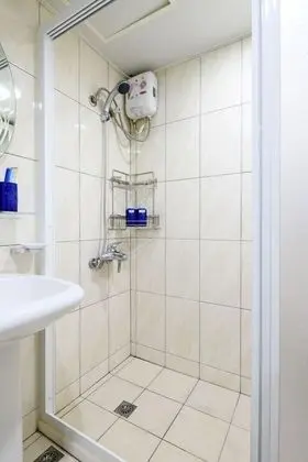 Design Tek Büyük Yataklı Oda, Banyolu/Duşlu
