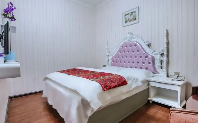 Comfort Tek Büyük Yataklı Oda