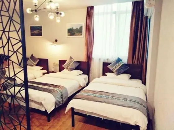 Üç Kişilik Oda, Sigara İçilmez