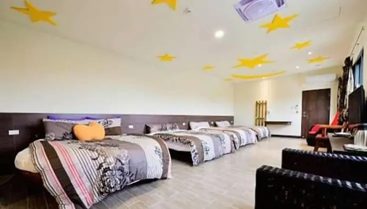 Family Oda, Avlu Manzaralı (8 pax)