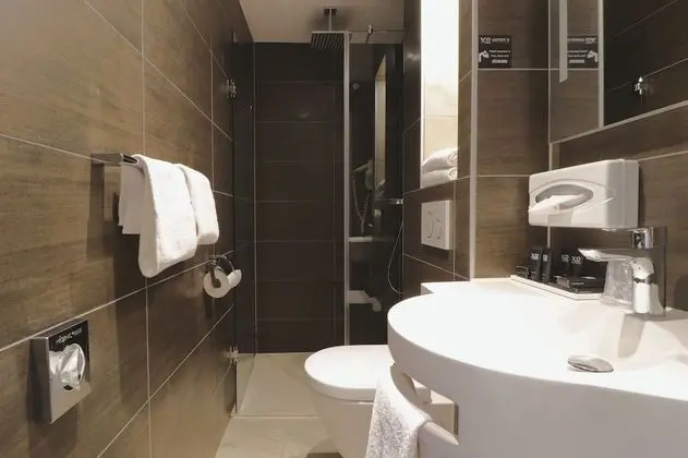 Tek Büyük veya İki Ayrı Yataklı Oda (no window)