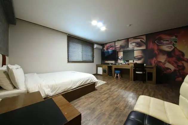 Deluxe Tek Büyük Yataklı Oda