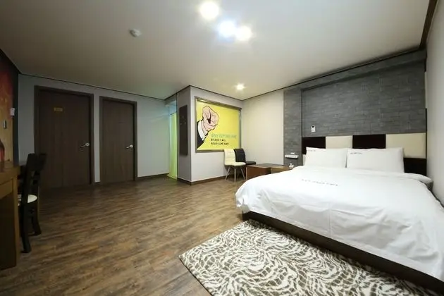 Deluxe Tek Büyük Yataklı Oda