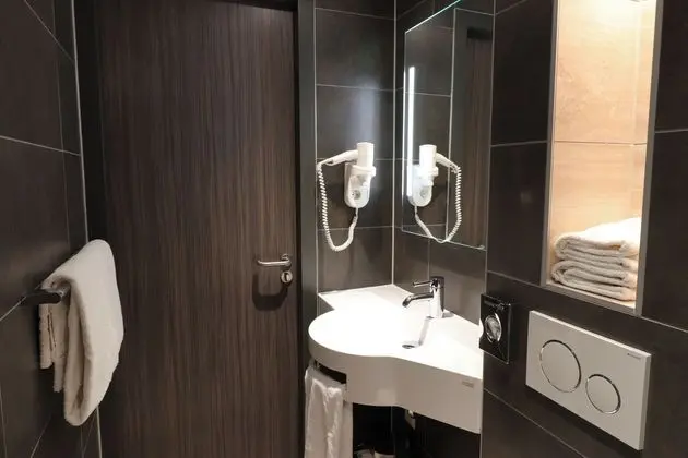 Tek Büyük veya İki Ayrı Yataklı Oda