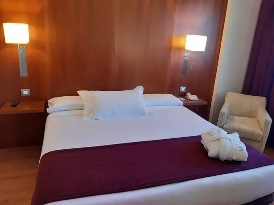 Üç Kişilik Oda