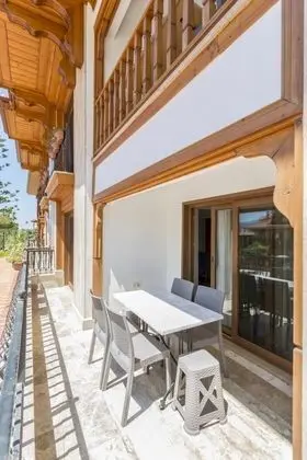 Apartment, Deniz veya Kara Manzaralı, Balkonlu