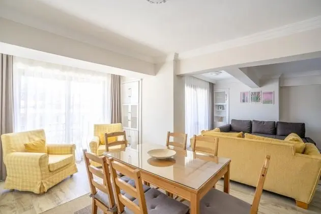 Apartment, Deniz veya Kara Manzaralı, Balkonlu