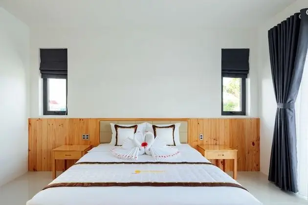 Bungalov, Havuz Manzaralı
