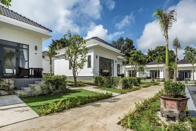 Bungalov, Havuz Manzaralı
