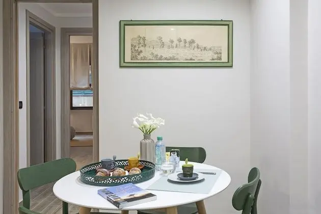 Odada yemek servisi