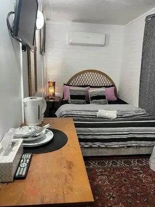 Design Oda, 1 Büyük (Queen) Boy Yatak, Sigara İçilmez, Ortak Banyo
