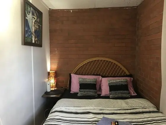 Design Oda, 1 Büyük (Queen) Boy Yatak, Sigara İçilmez, Ortak Banyo