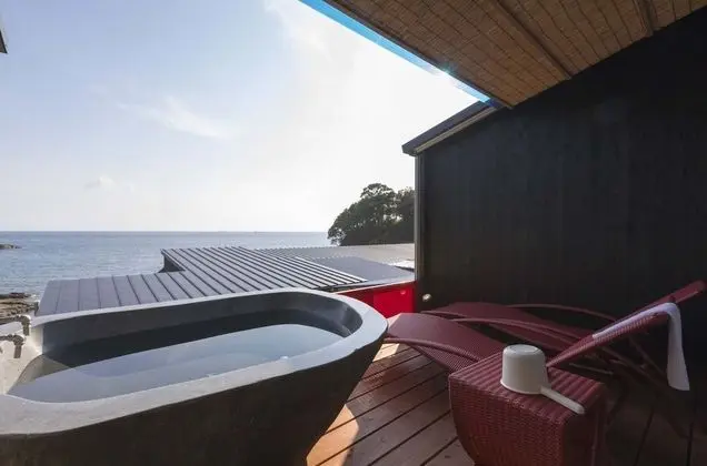 Tek Büyük Yataklı Oda, Deniz Manzaralı (Upper Floor)