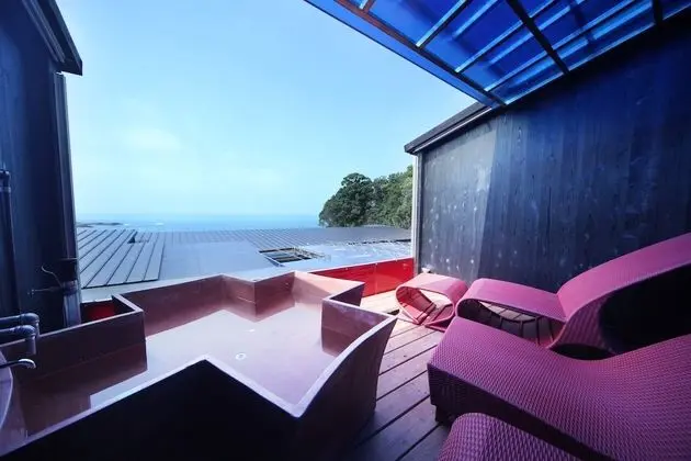 Tek Büyük Yataklı Oda, Deniz Manzaralı (Upper Floor)