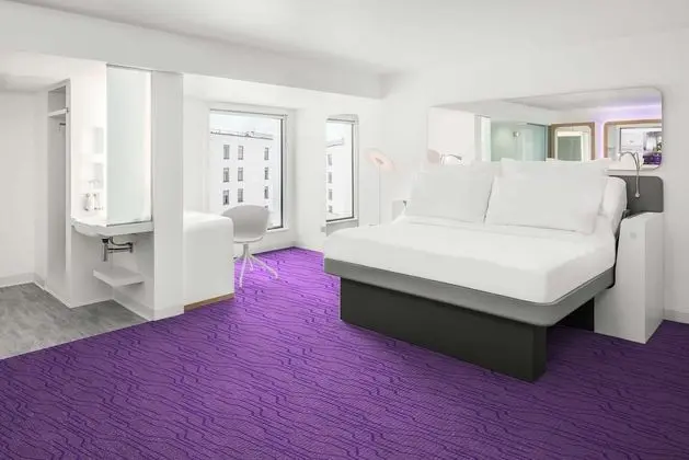 Room (First Class)