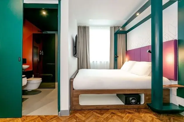 Compact Room