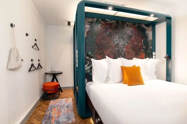 King Room (No Window)