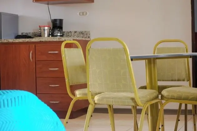 Apart Daire, 2 Yatak Odası, Küçük Mutfak