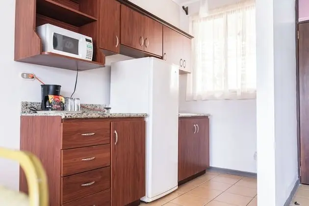Apart Daire, 2 Yatak Odası, Küçük Mutfak