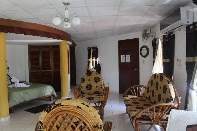 Jr. Suite con Balcón, 4pax, Vista a la piscina