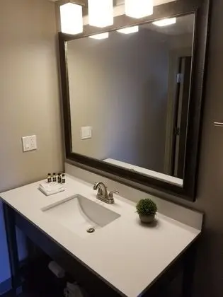 Standard Oda, 2 Büyük (Queen) Boy Yatak (Double Queen Room)