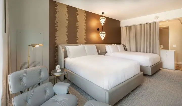 Standard Queen Room