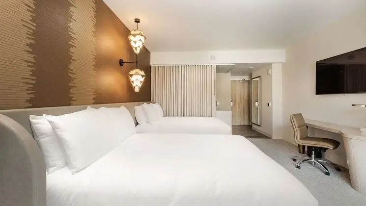 Standard Queen Room