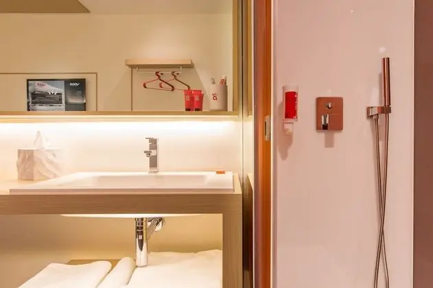 Standard Oda, Şehir Manzaralı