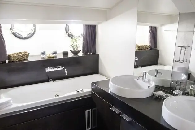 Superior Oda, 1 Büyük (Queen) Boy Yatak, Jakuzi