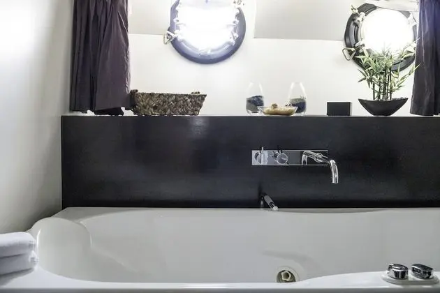 Superior Oda, 1 Büyük (Queen) Boy Yatak, Jakuzi